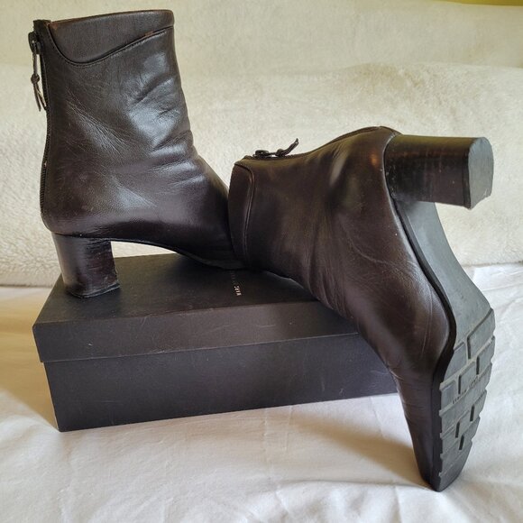 Stuart Weitzman brown leather booties, size 5.5B, in good condition. - Picture 3 of 3